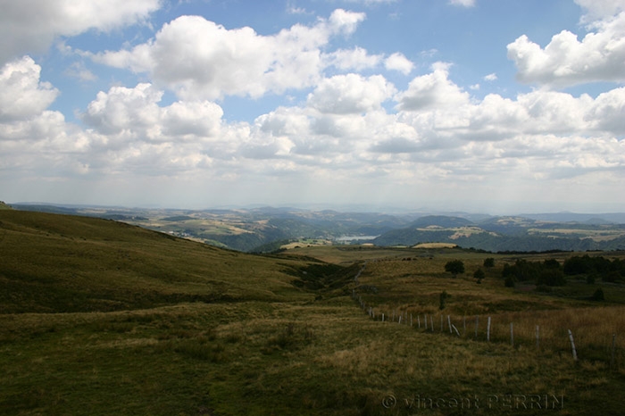 Vallee du lac chambon.jpg